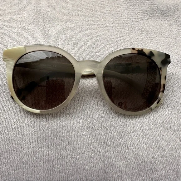 Fendi Cream Tri-Pattern Tortoise Sunglasses Sunglasses FENDI FE40150I 56P 00-0 Tortoise in stock main image 2